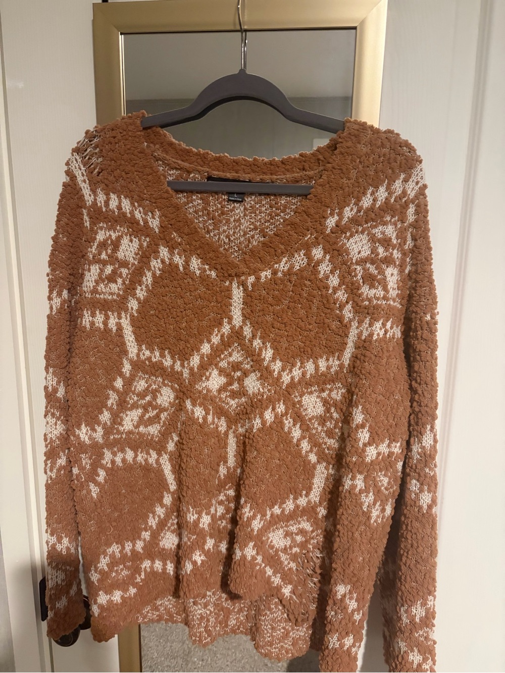 HYFVE Rust and Cream V-Neck Popcorn Knit Sweater